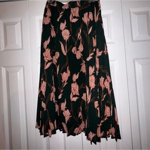 Pleated floral midi skirt